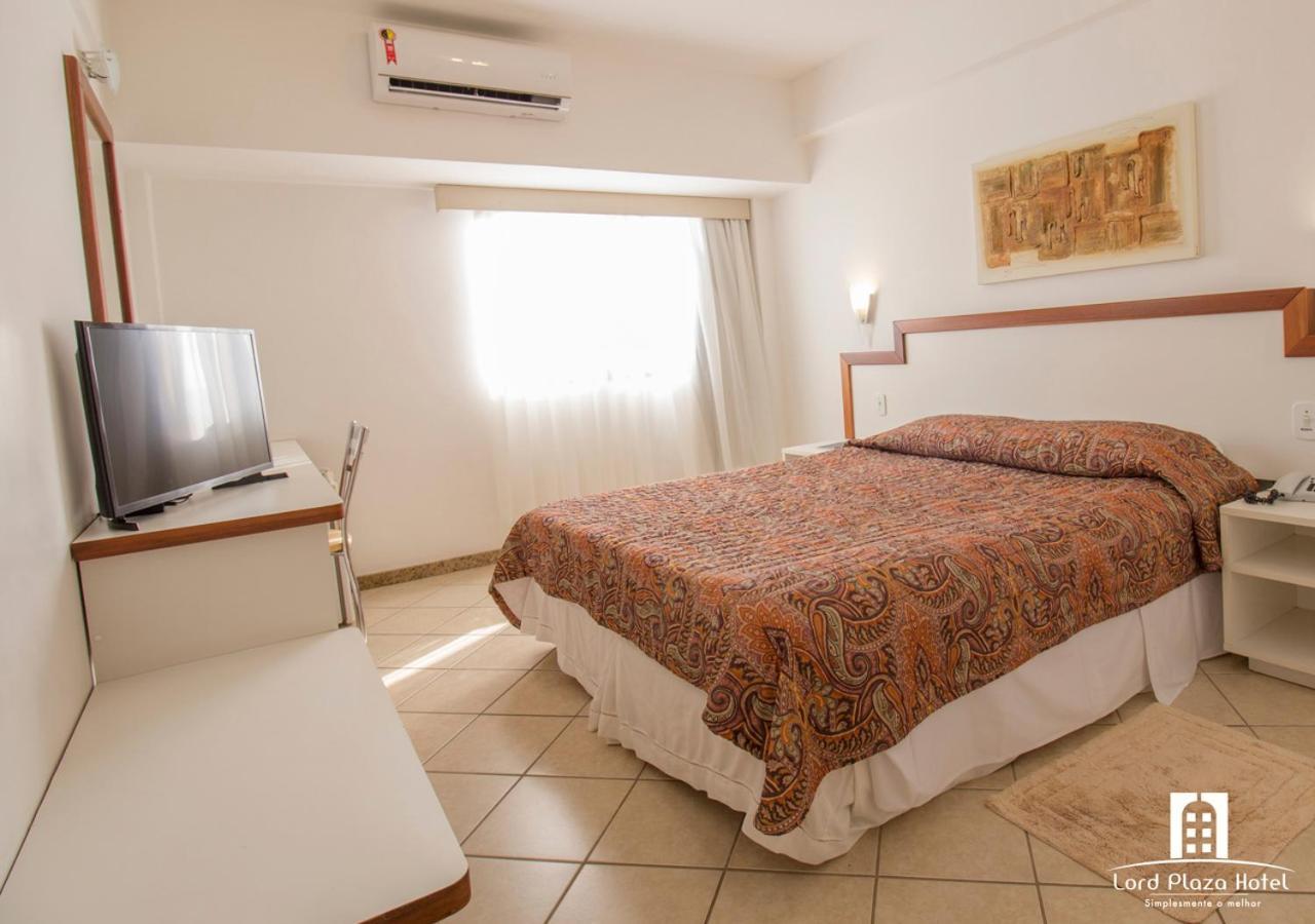 Lord Plaza Hotel Тейшейра де Фрейтас Екстериор снимка